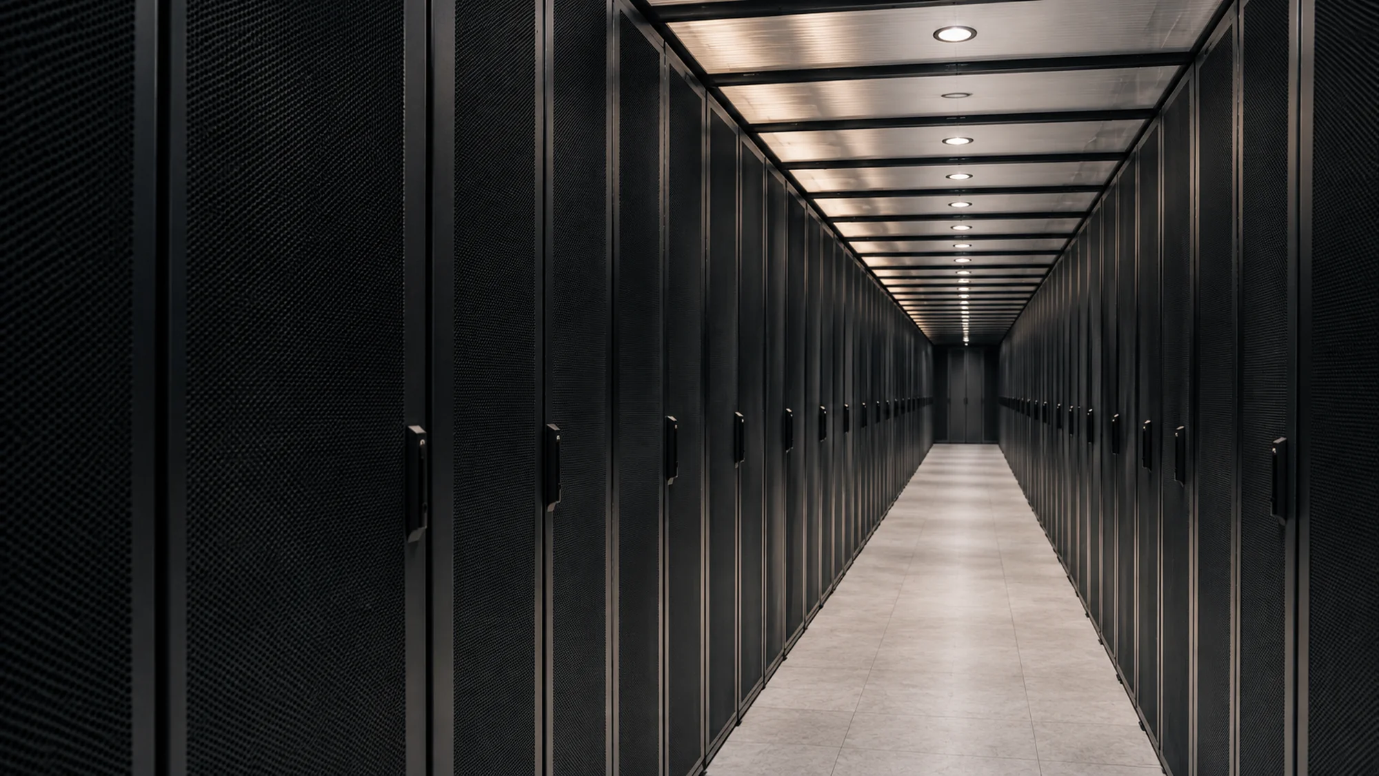 Allée de baies serveurs du datacenter ITinSell Cloud à La Ciotat
